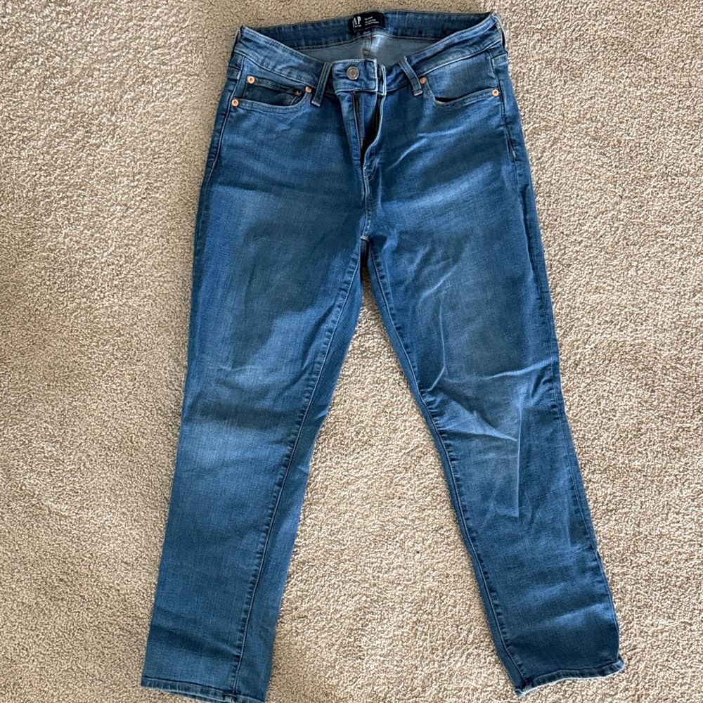 GAP Women's Skinny Jeans in Medium Blue Wash